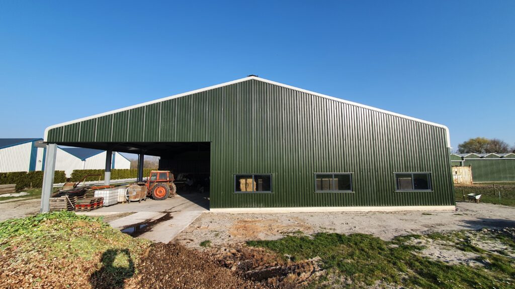 Bouwbedrijf utiliteit - aanbouw schuur Lutjebroek